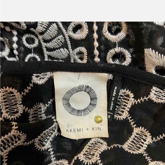 Akemi + Kim Anthropologie Brooke Eyelet Swing Dress size 6 Excellent condition - Picture 3 of 8